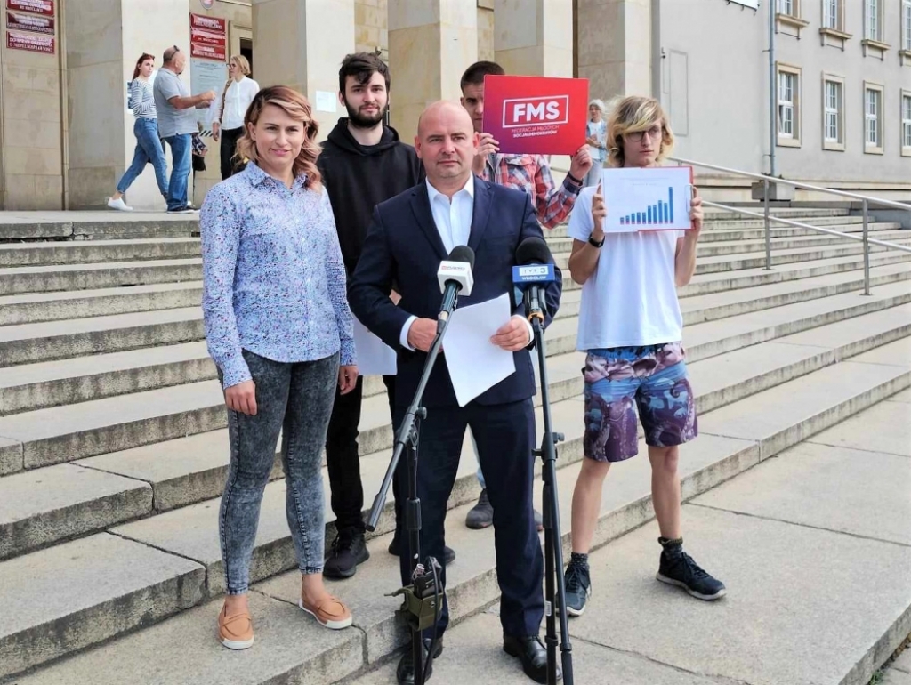 Lewica o zdrowiu psychicznym dzieci. Apeluje do rządu o większe nakłady na oświatę - fot. Jakub Ciołko