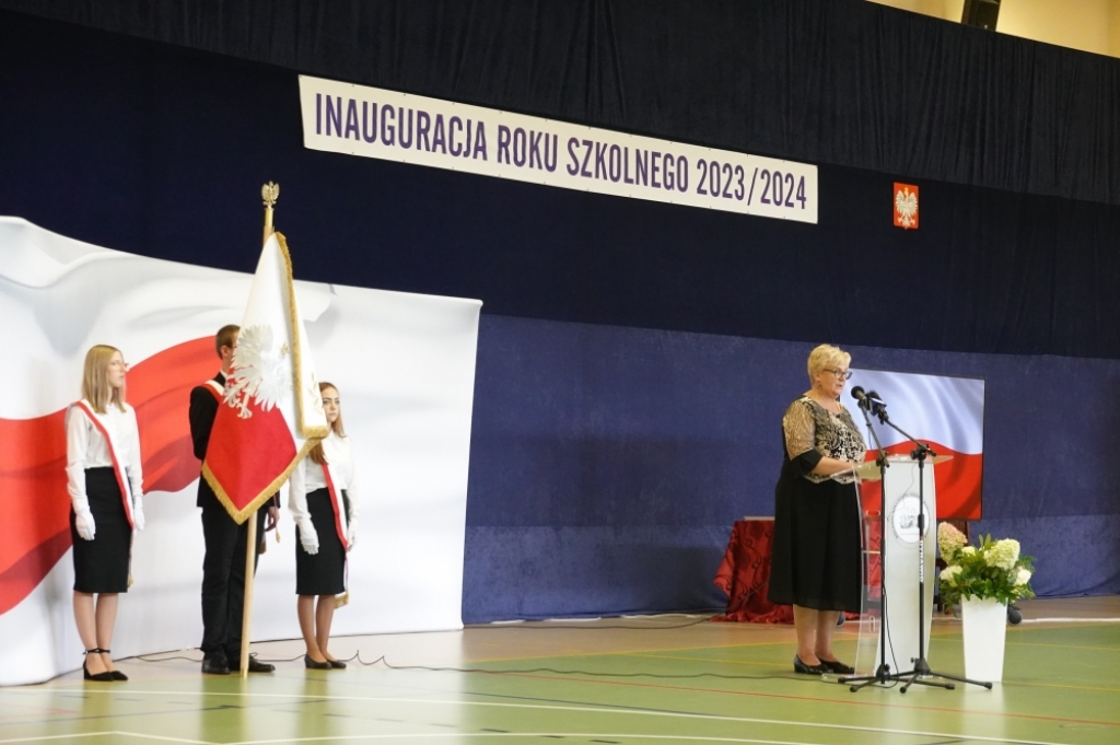 Wojewódzka inauguracja roku szkolnego i czek na 8,6 mln złotych – fot. Piotr Słowiński