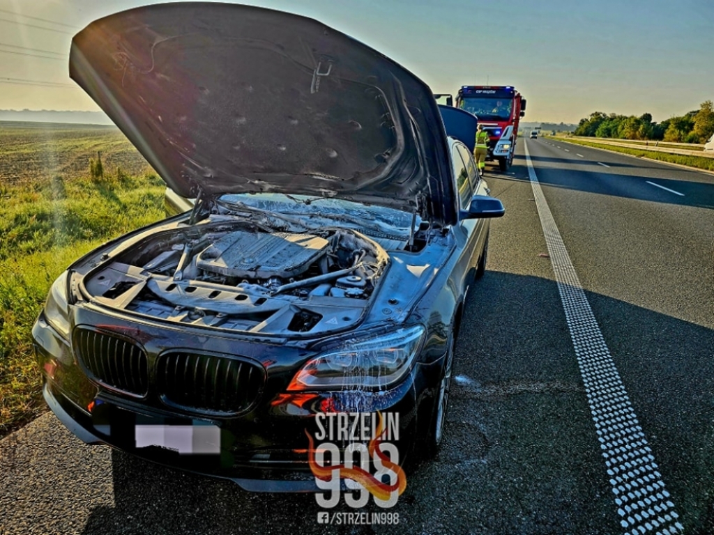 Poranny pożar osobówki na A4 - fot. Strzelin998 / Facebook