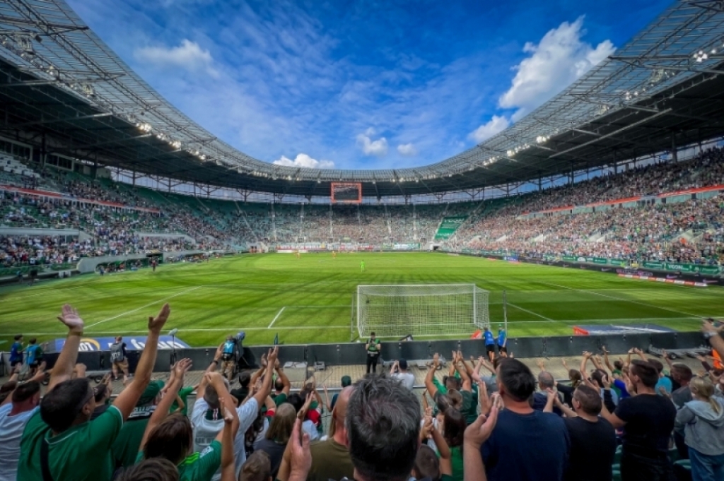 Gorąca atmosfera w piłkarskim Śląsku Wrocław - fot. slaskwroclaw.pl