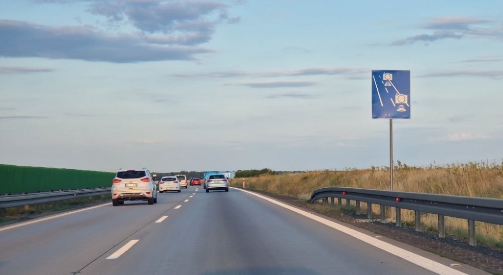 100 tys. wykroczeń, mandaty warte miliony i poprawa bezpieczeństwa. Tak wygląda pierwszy miesiąc odcinkowego pomiaru prędkości na A4 - fot. Gregor Niegowski