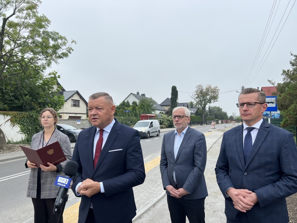Kolejne miliony trafią do dolnośląskich samorządów na rozbudowę i remonty dróg - fot. RW