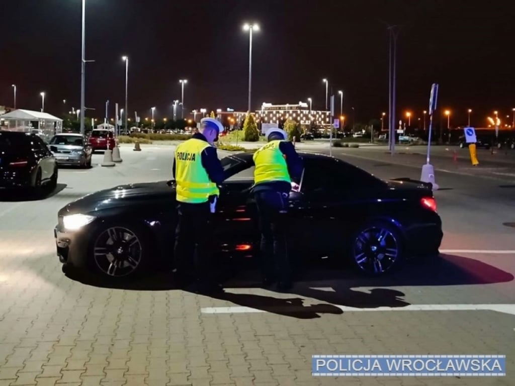 Policjanci pokrzyżowali plany organizatorom nielegalnych wyścigów - fot. Wrocławska Policja