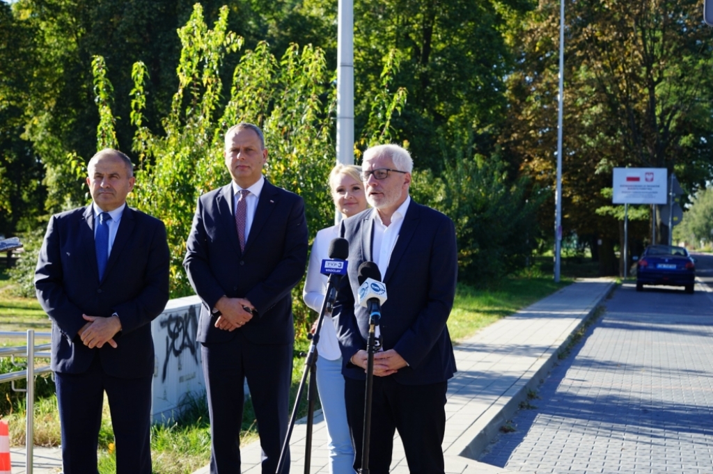 260 mln na remonty dróg gminnych i powiatowych - mat. prasowe