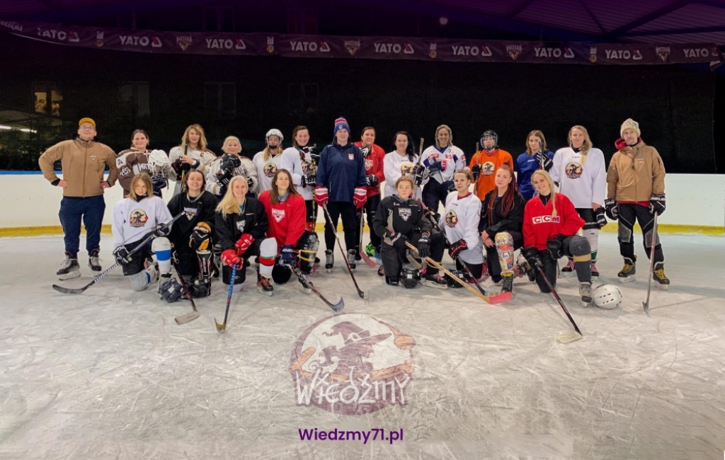 Klub Hokejowy Wiedźmy 71 debiutuje w damskiej lidze - fot. Klub Hokejowy Wiedźmy 71 / Facebook