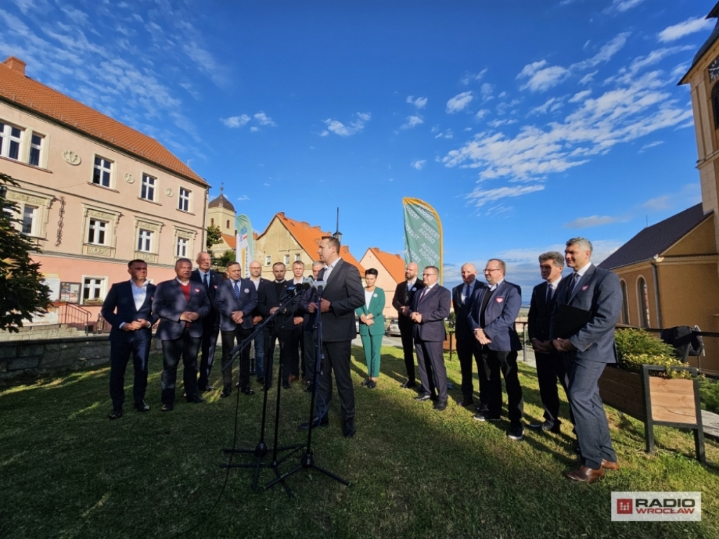Dolnośląscy samorządowcy wsparli kandydaturę P. Gancarza do senatu - fot. Bartosz Szarafin