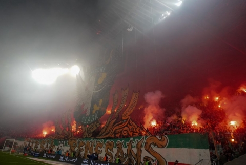 Trybuny pękały w szwach, a piłkarze dali się im ponieść! Śląsk wygrywa z Legią 4:0 - 0