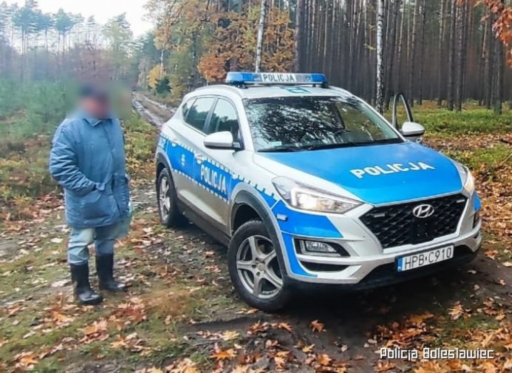 Kolejna osoba zgubiła się w lesie. Interweniowali policjanci - fot. Policja