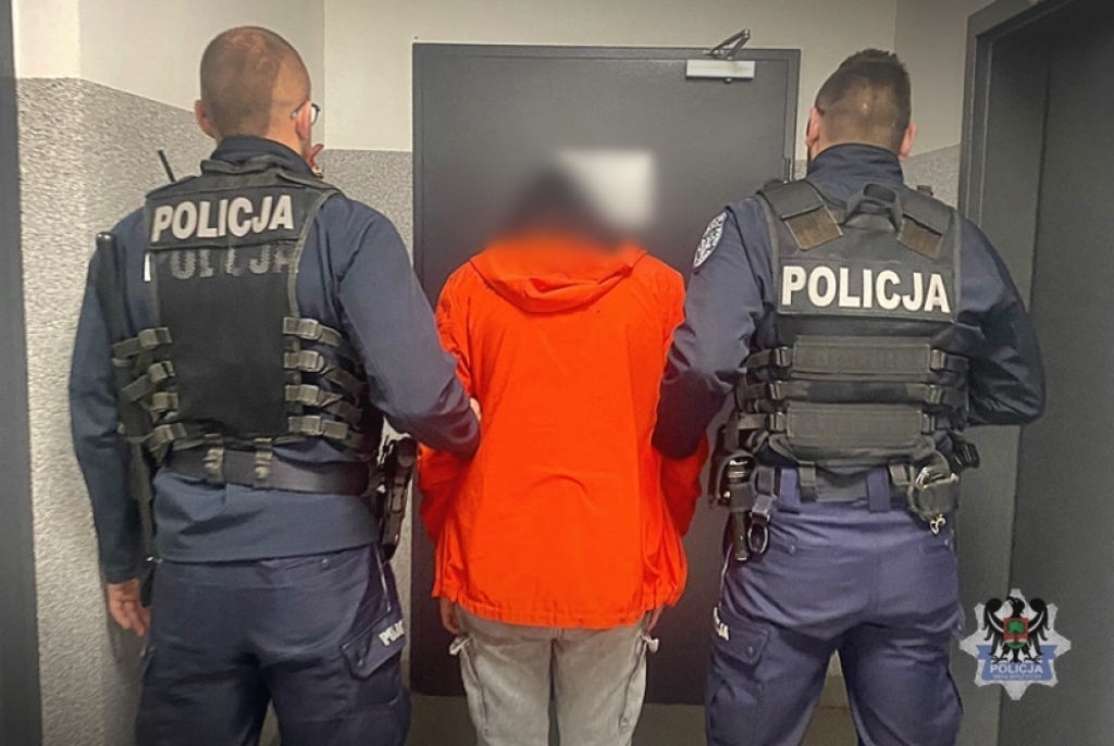 14-latkowie oraz 65-latek wśród zatrzymanych ws. strzelania do budynku szkoły - fot. Policja