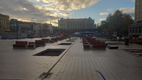 Kontrowersyjny remont placu Słowiańskiego w Legnicy - 2