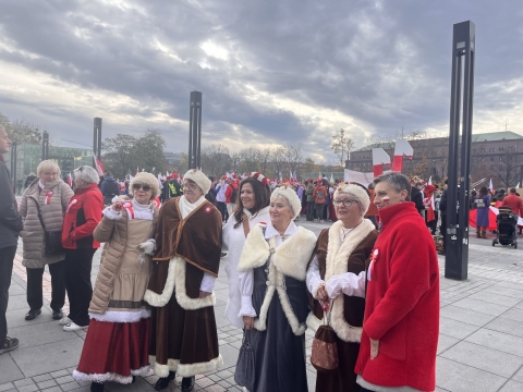 Za nami Radosna Parada Niepodległości, ale to nie koniec utrudnień dla kierowców - 1