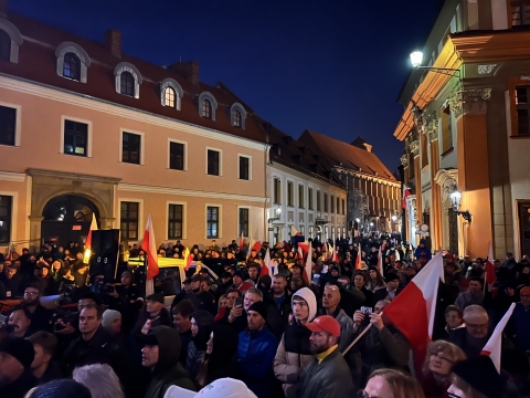 "Bóg-Honor-Ojczyzna" - ulicami Wrocławia przeszedł Marsz Niepodległości - 0