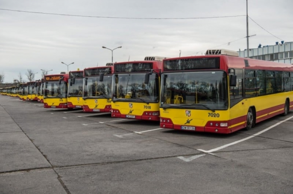 Kłopoty z kursowaniem autobusów wrocławskiej komunikacji miejskiej - Fot: archiwum Radia Wrocław