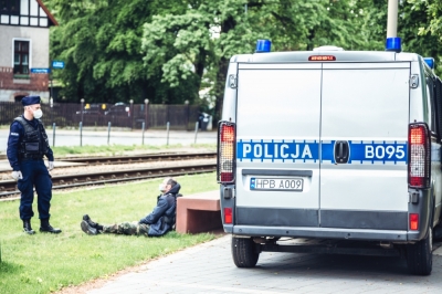 Pijany zaatakował przechodnia. Zainterweniowali świadkowie