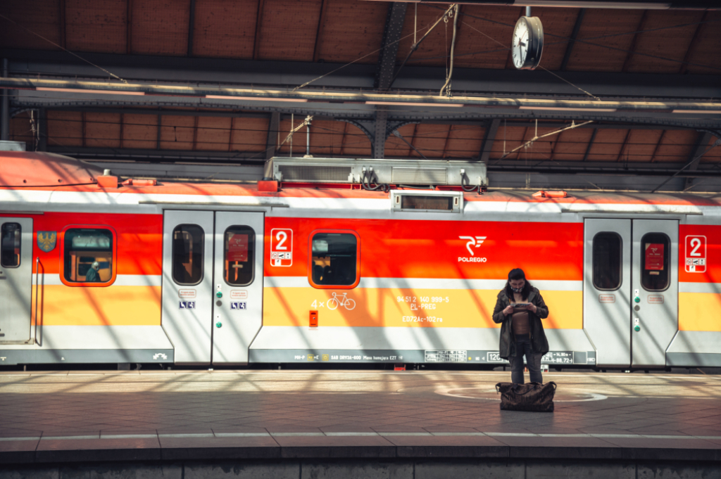 Pasażerowie Polregio nie mieszczą się w pociągach - fot. ilustracyjna / Radio Wrocław