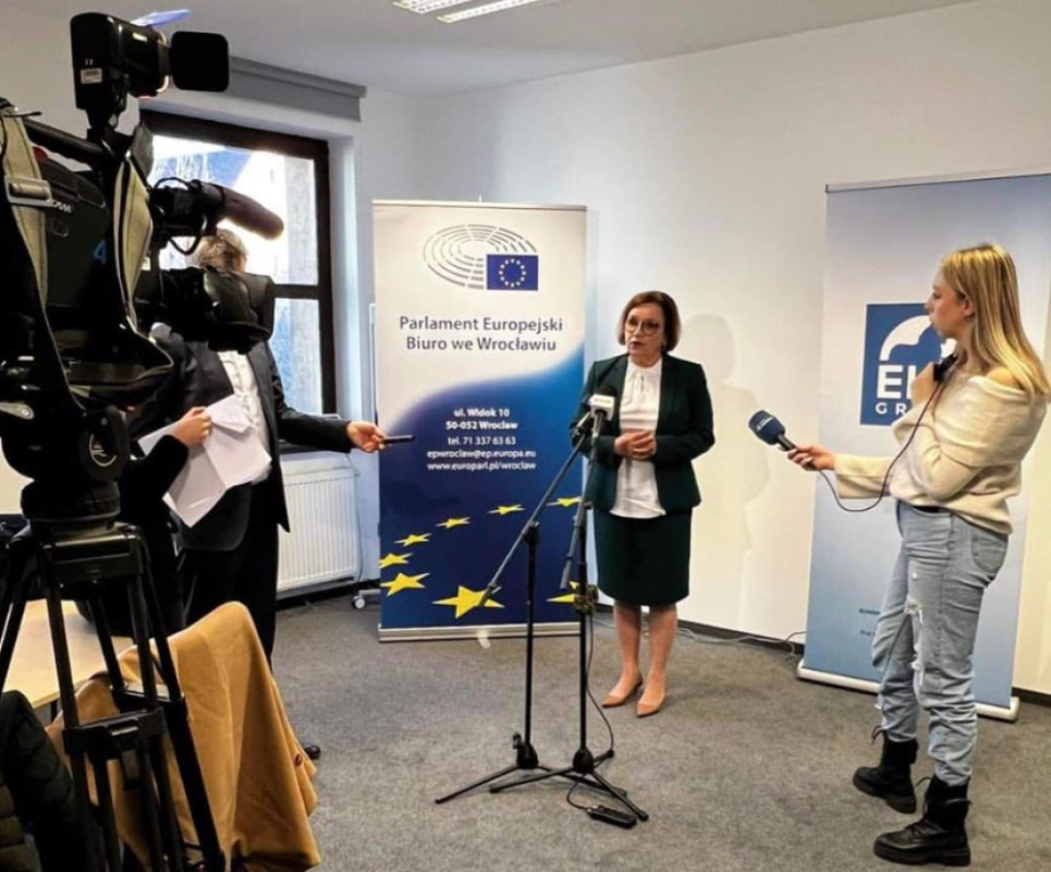 Anna Zalewska: Zmiany traktatów unijnych ograniczą polską suwerenność - fot. mat. prasowe