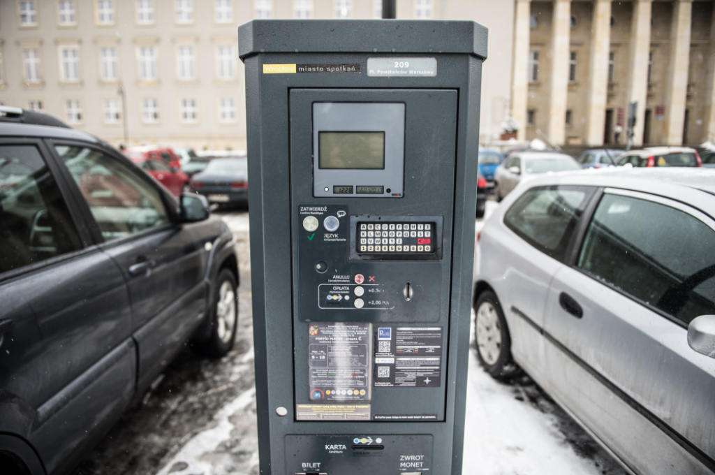 Duży wzrost kar za brak opłat parkingowych dzięki e-kontroli - fot. ilustracyjna / Radio Wrocław