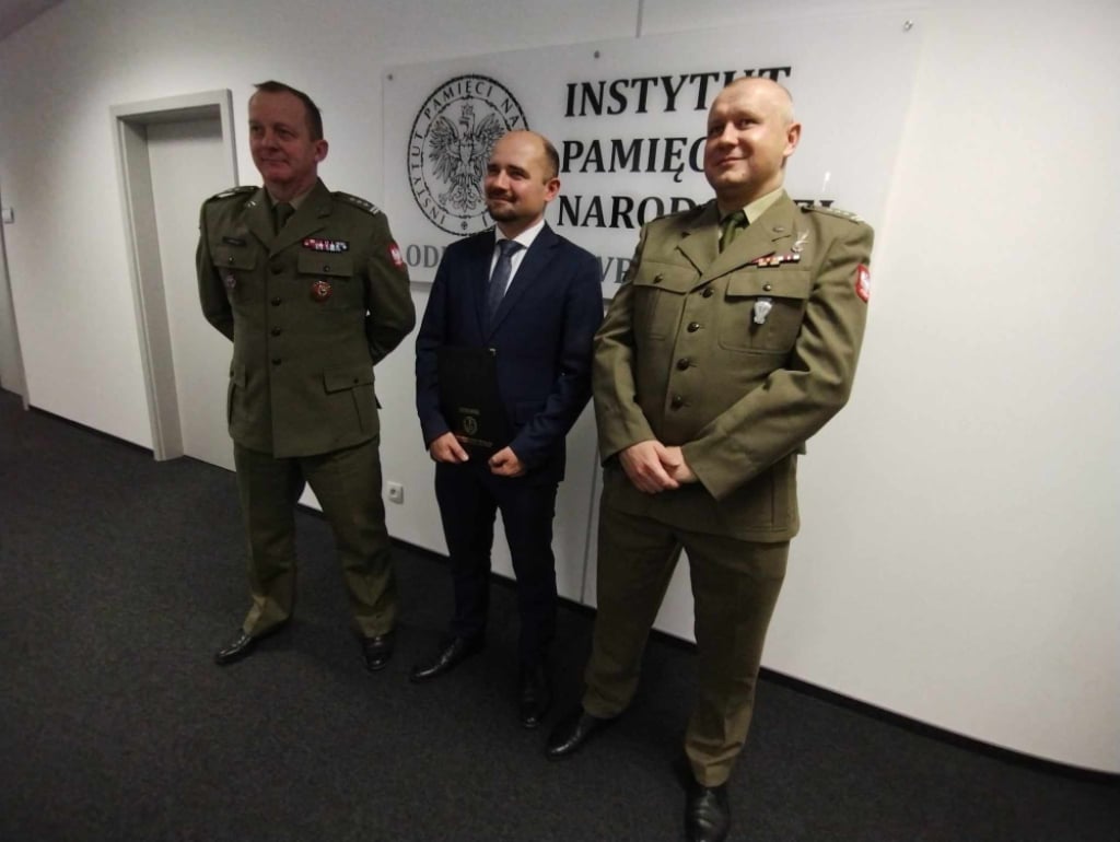 Z biur na poligony. Historycy IPN trafią na szkolenia wojskowe - fot. Jakub Ciołko