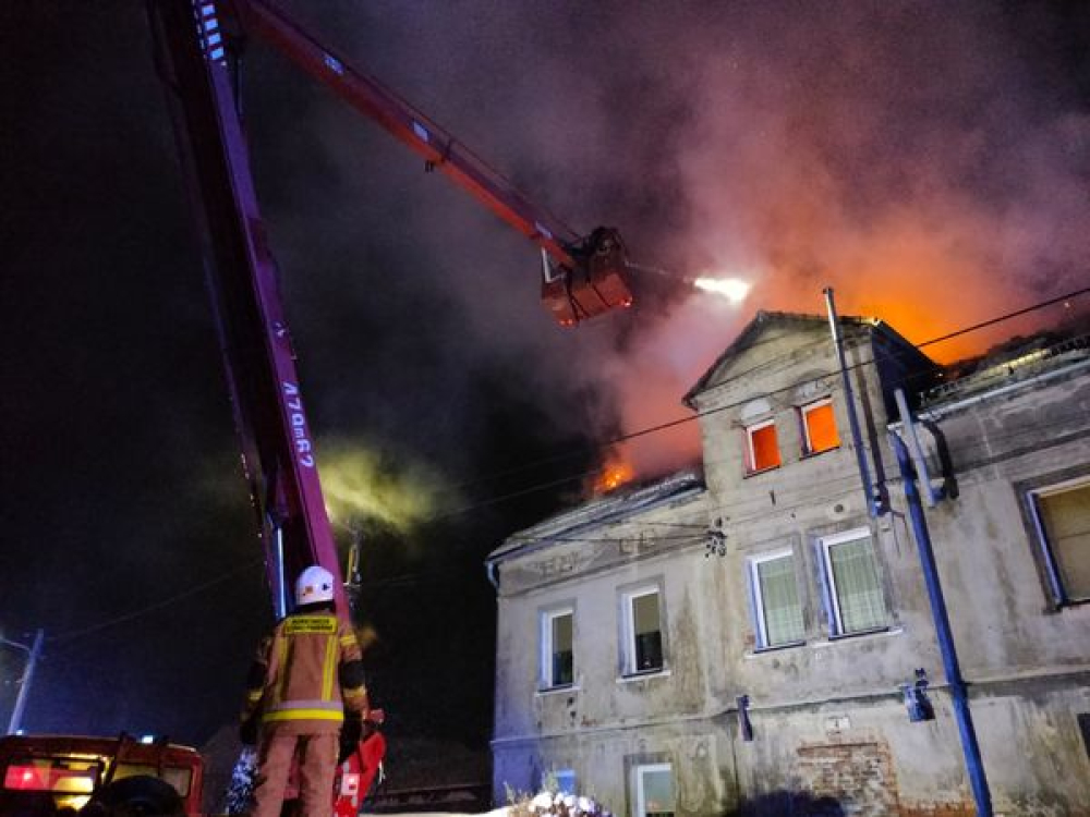 Nocny pożar w Lubaniu. 20 osób ewakuowanych - Ochotnicza Straż Pożarna w Olszynie