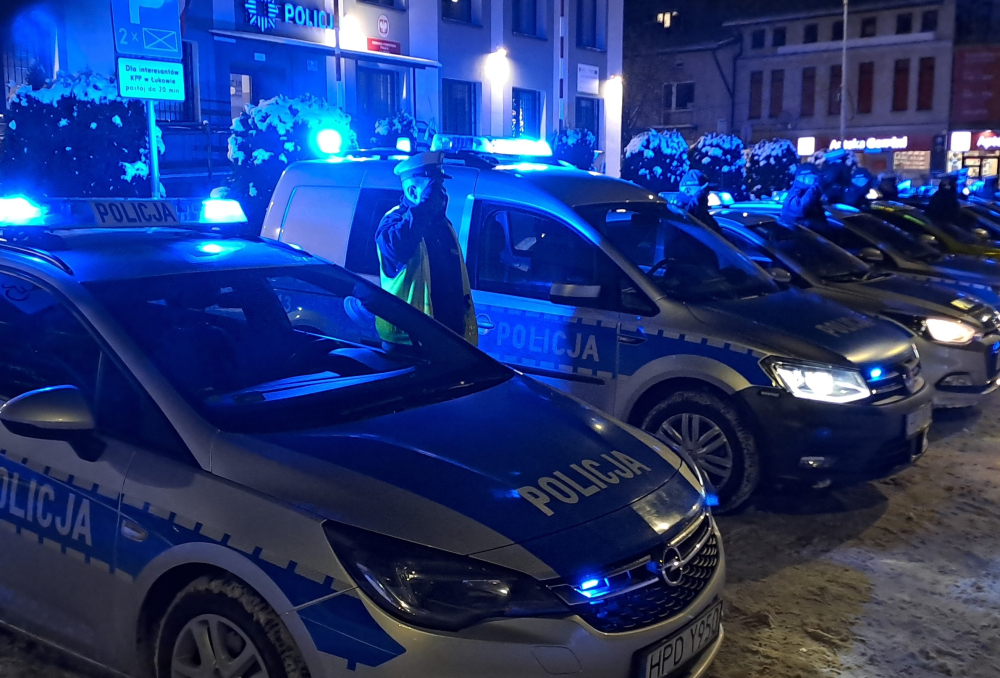 W całej Polsce policjanci uczcili kolegów zastrzelonych przez Maksymiliana F. - fot. Policja Sejny / X