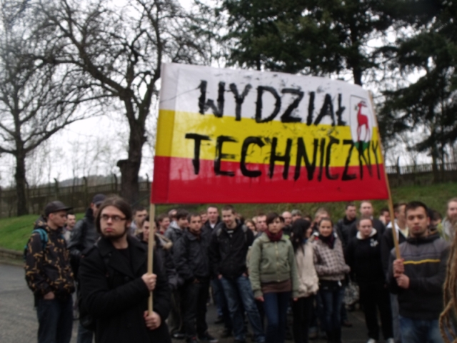 Z transparentami pod uczelnię - 0