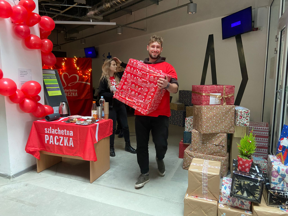 Ponad 1300 "Szlachetnych Paczek" trafi do Dolnoślązaków - fot. Martyna Czerwińska