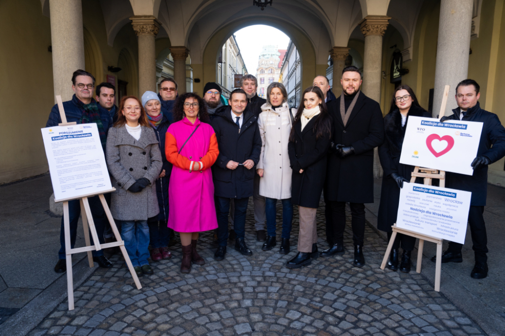 Koalicja dla Wrocławia poszerzyła się o przedstawicieli forum rad osiedli - Fot: Jakub Ciołko