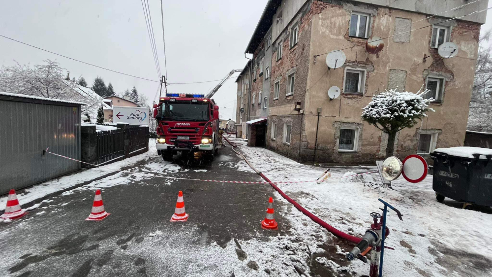 Wybuch gazu w budynku jednorodzinnym. Część Sosnówki nie ma prądu - fot. OSP KSRG Sosnówka / Facebook