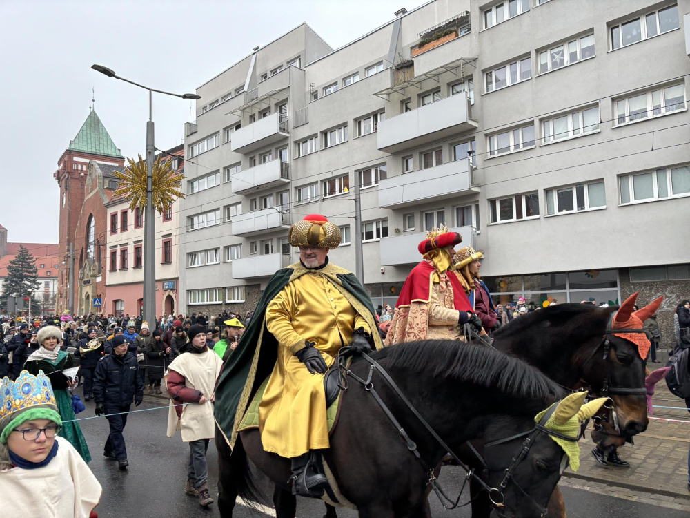 Ulicami Wrocławia przeszedł Orszak Trzech Króli, można było poczuć się jak w Betlejem - fot. Mateusz Florczyk
