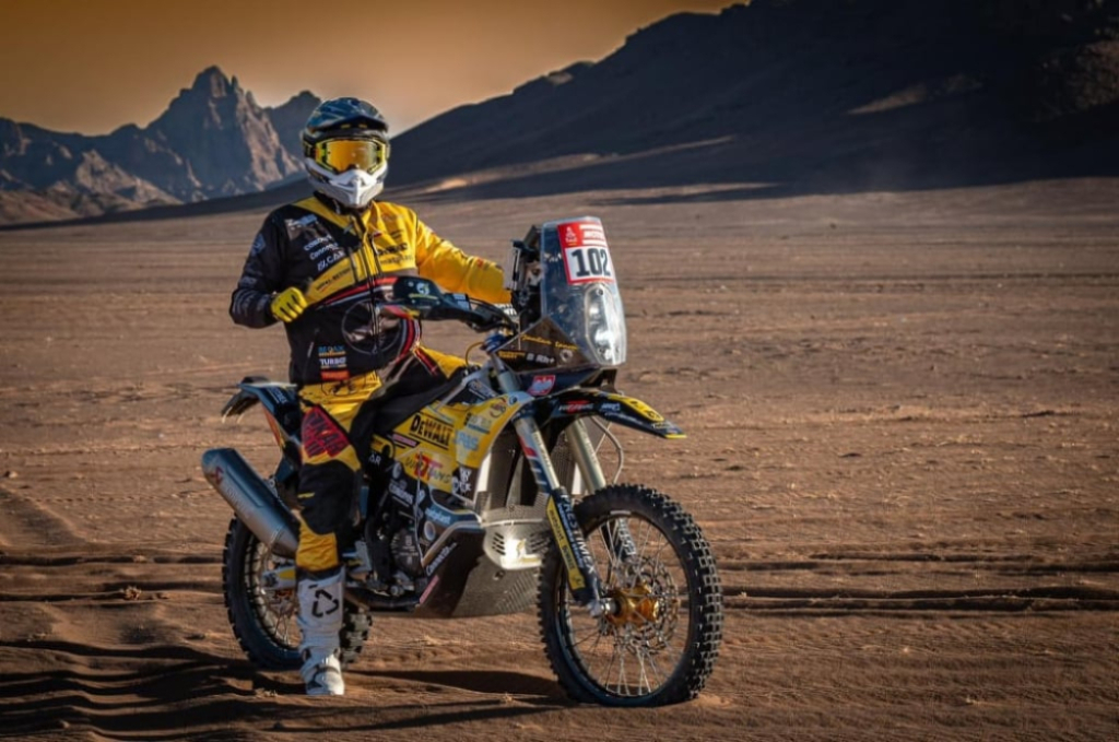 Bartłomiej Tabin na mecie 6. etapu Rajdu Dakar - fot. Jantar Team / Facebook