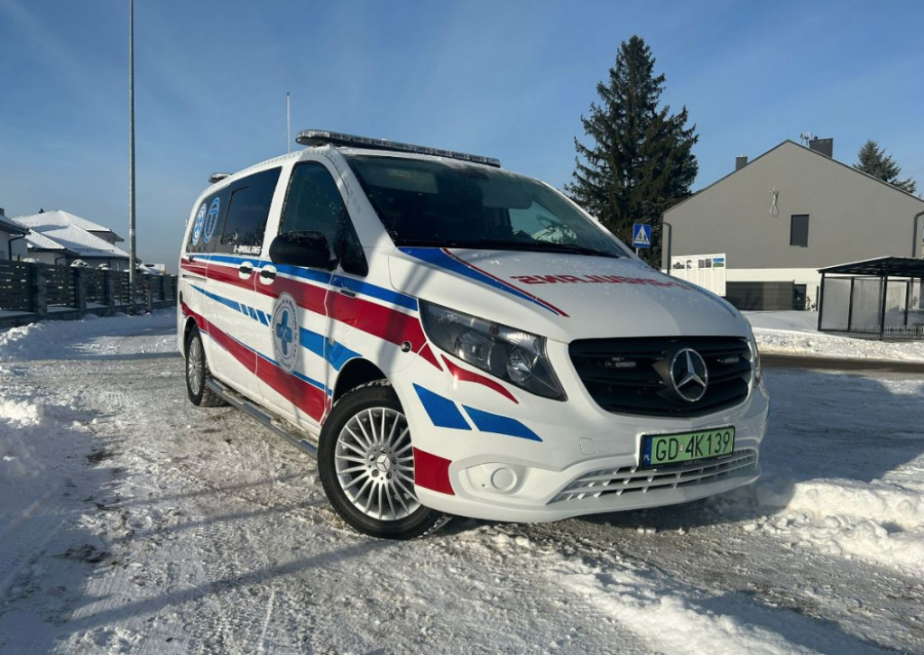 Złotoryja ma jedyny w kraju w pełni elektryczny ambulans  - fot. Karolina Bieniek