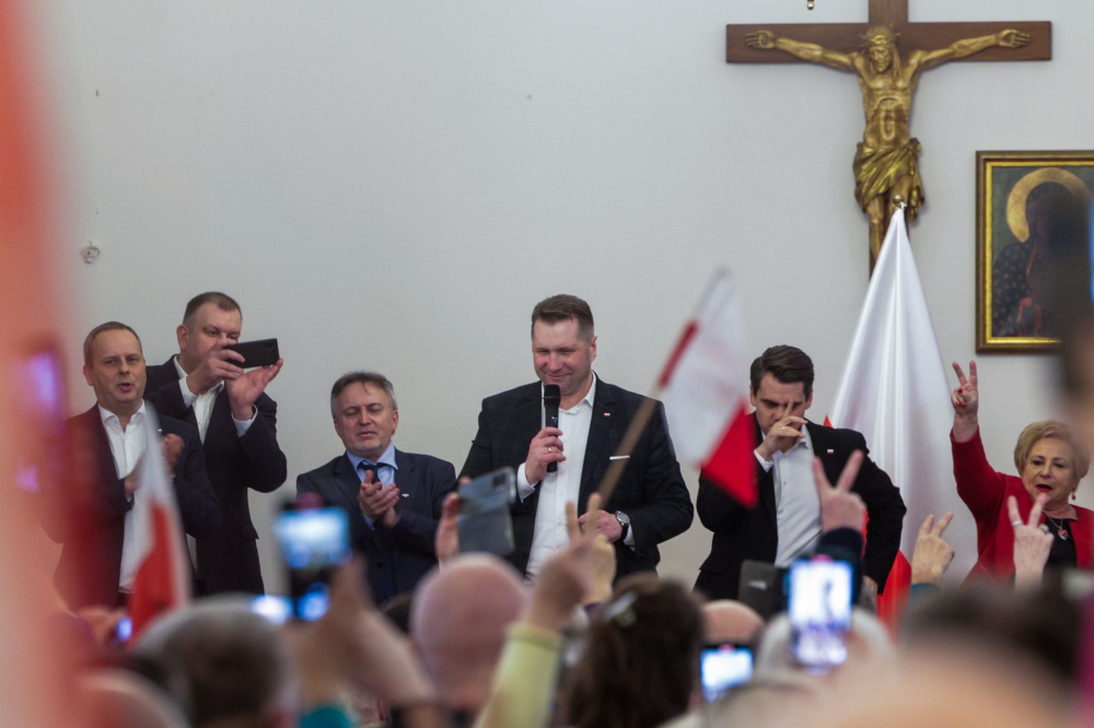 "Zmieniło się wiele, ludzie chcą rozmawiać". Wyborcy PiS na spotkaniu z Czarnkiem - fot. użyczone