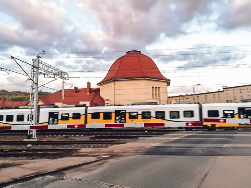 Na Dolnym Śląsku zwiększy się poziom bezpieczeństwa na przejazdach kolejowych - fot. RW