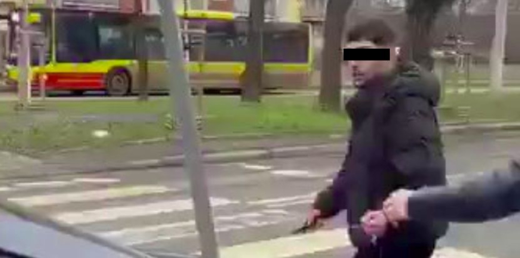 Dwóch mężczyzn szarpało się na ulicy Robotniczej. Jeden wyciągnął nóż - fot. Platforma X