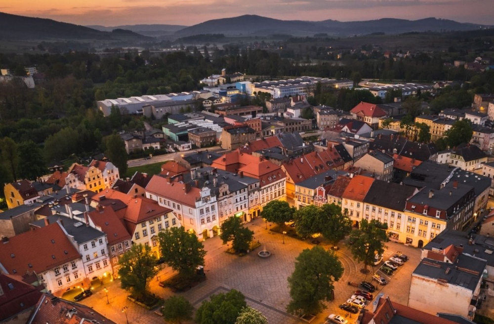 Mieszkania, drogi i rondo. Kamienną Górę czekają milionowe inwestycje - fot. kamiennagora.pl