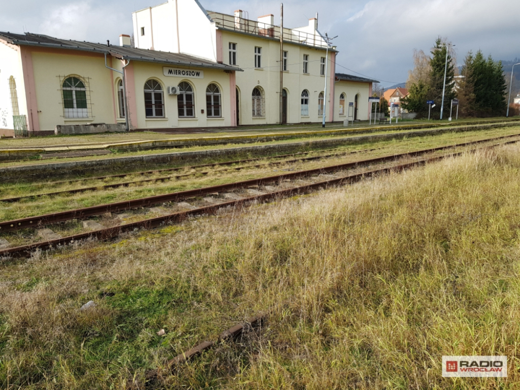 Trwa remont linii kolejowej z Wałbrzycha do Granicy Państwa w Golińsku - fot. Bartosz Szarafin