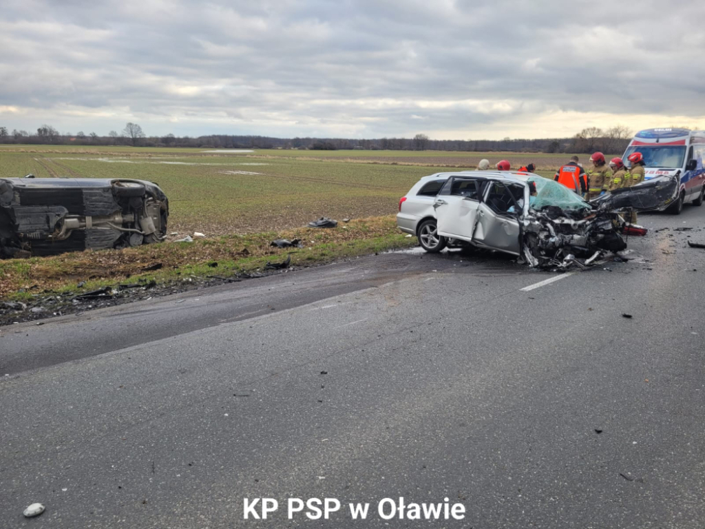 Tragiczny wypadek w okolicach Oławy - fot. Komenda Powiatowa Państwowej Straży Pożarnej w Oławie 