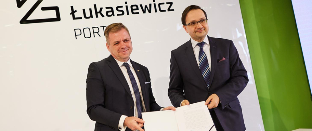 Sieć Łukasiewicz: dymisja prezesa przyjęta; do dymisji podali się też dwaj wiceprezesi - fot. gov.pl