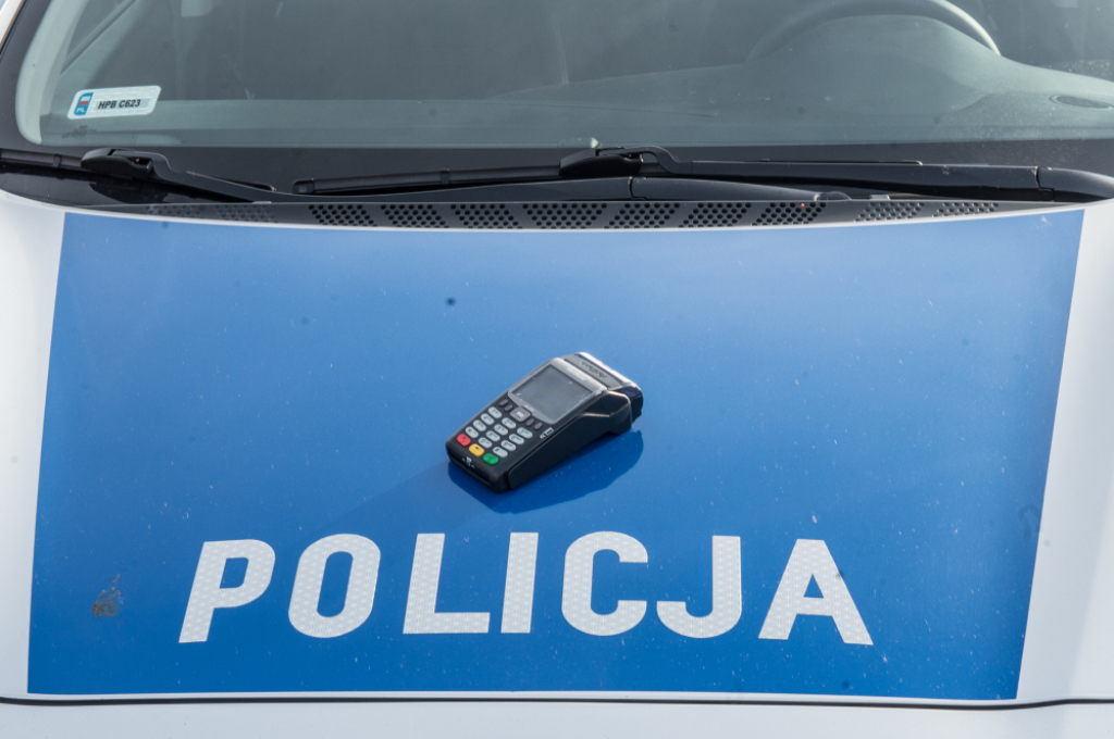 Ten spacer się nie opłacił. Idący poboczem autostrady dotarli do... aresztu - (fot. Radio Wrocław)