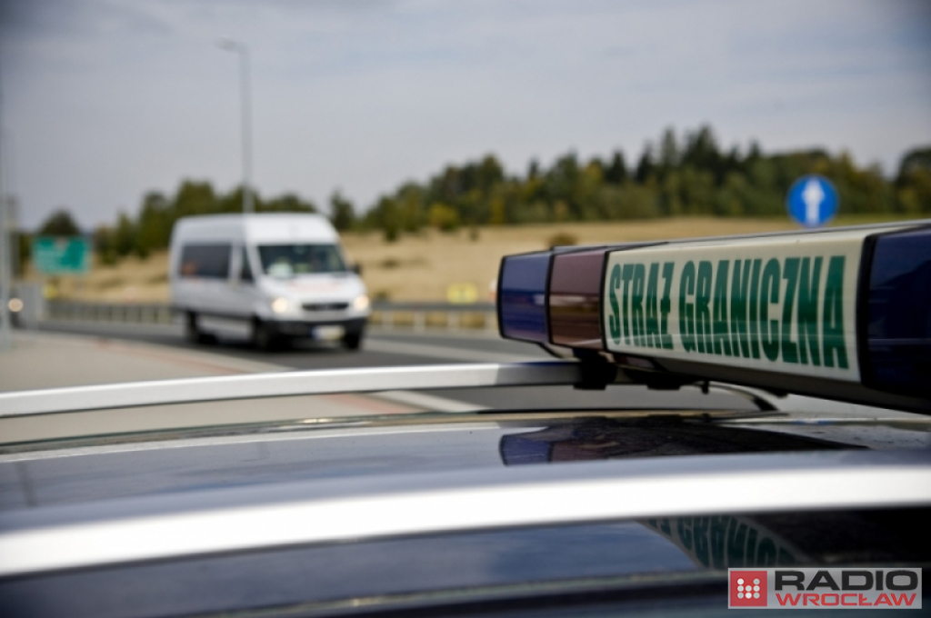 Rozbito polsko-bułgarski gang handlujący tytoniem i podróbkami - fot. RW
