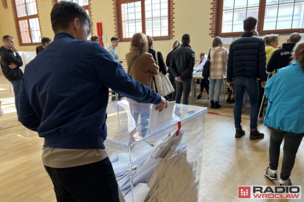 Głosowanie w miejscu zamieszkania, a nie zameldowania? Podpowiadamy, jak to zrobić - fot. Aleksander Ogrodnik / Radio Wrocław