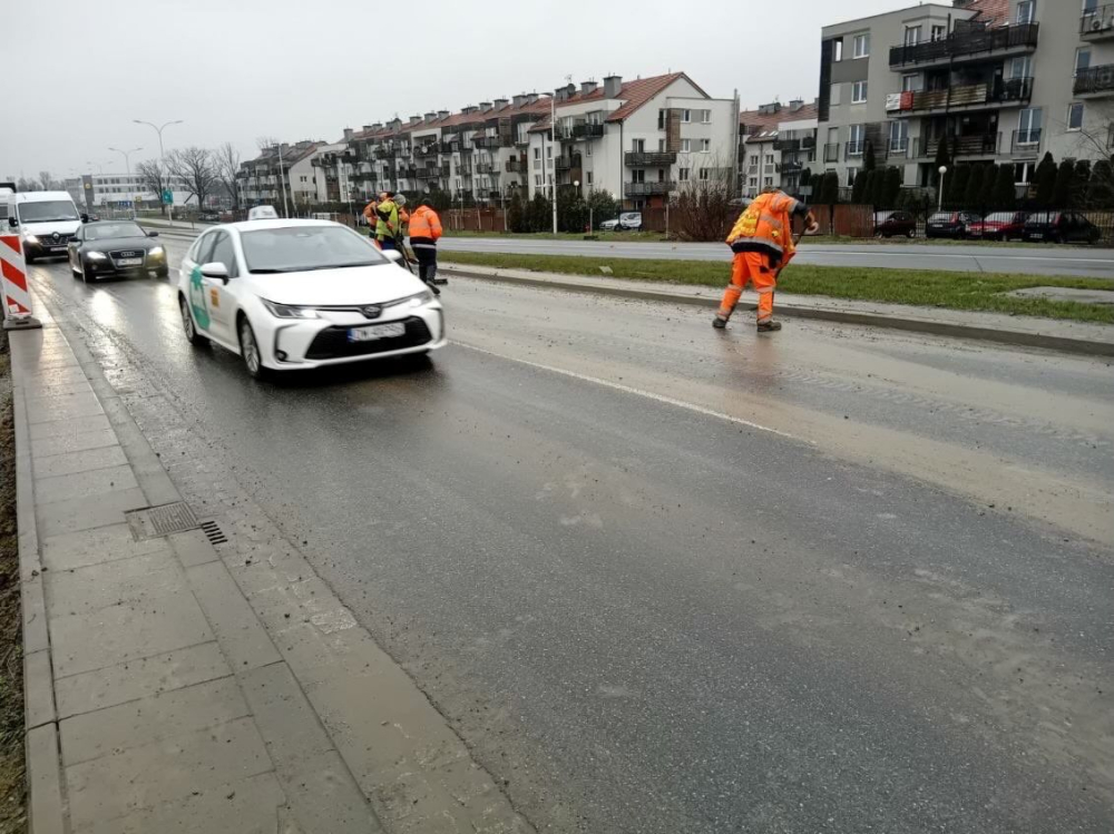 Interwencja Radia Wrocław poskutkowała - błoto posprzątane  - fot. Radio Wrocław