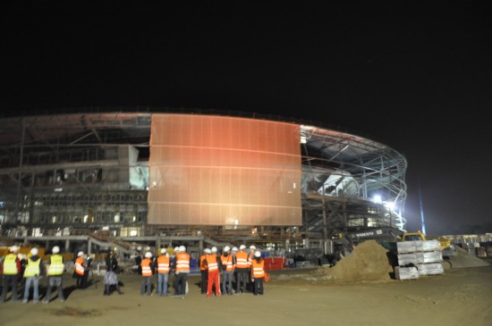 Stadion rozbłysnął tęczą barw - 0