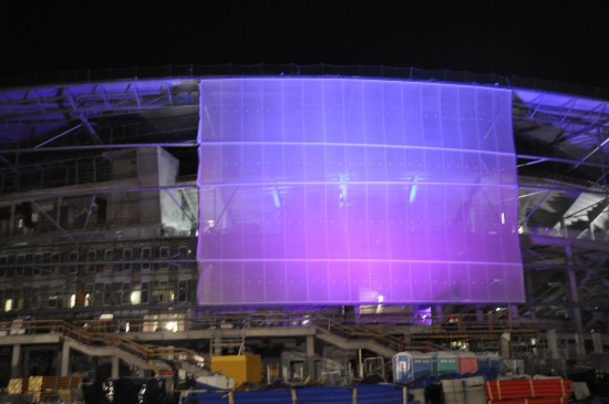 Stadion rozbłysnął tęczą barw - 11
