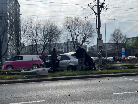 Poważny wypadek na ul. Legnickiej we Wrocławiu - 1