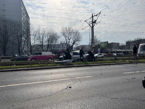 Poważny wypadek na ul. Legnickiej we Wrocławiu - 2