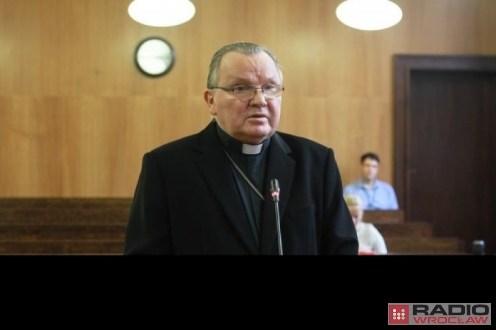 Państwowa komisja ds. pedofilii: Pogrzeb abp. Gołębiewskiego nie powinien mieć uroczystej formy - fot. archiwum Radia Wrocław