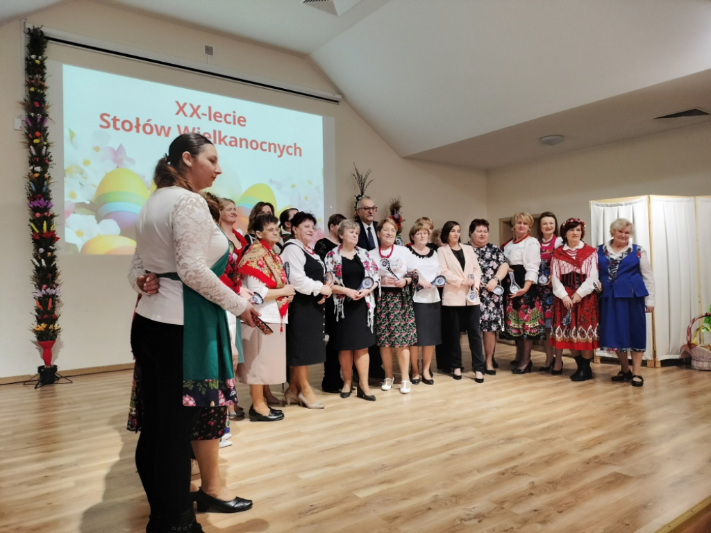 Koła gospodyń wiejskich przyjechały do Bożejowic  - fot. Piotr Słowiński