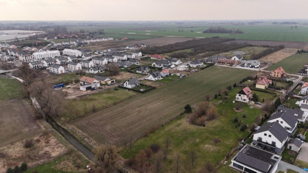 Kupili działki budowlane i nie będą mogli na nich postawić wymarzonych domów - zdjęcie użyczone