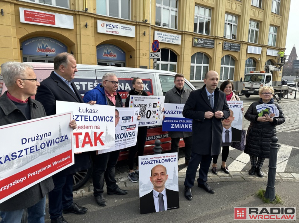 PiSOBUS na wrocławskich ulicach - Fot: Piotr Osowicz